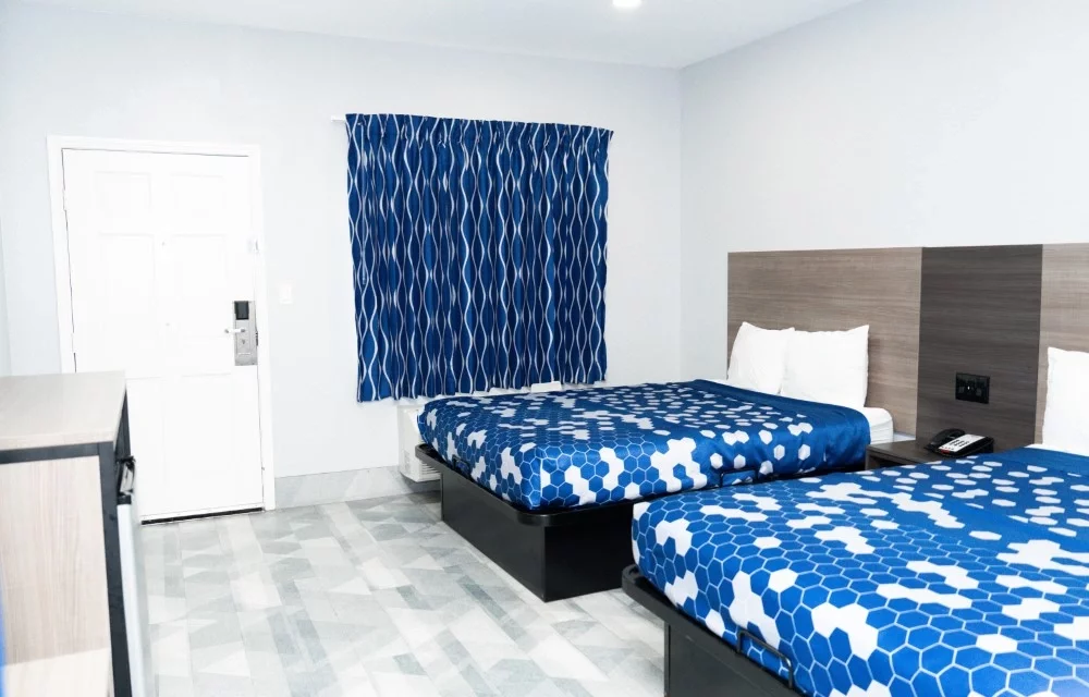 Airway Inn - IAH Airport - 2 Queen Beds Room